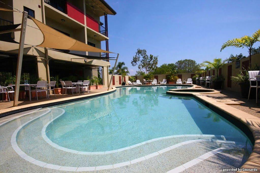 Quality Hotel Darwin Airport Eksteriør billede The pool at the Mantra on the Pool