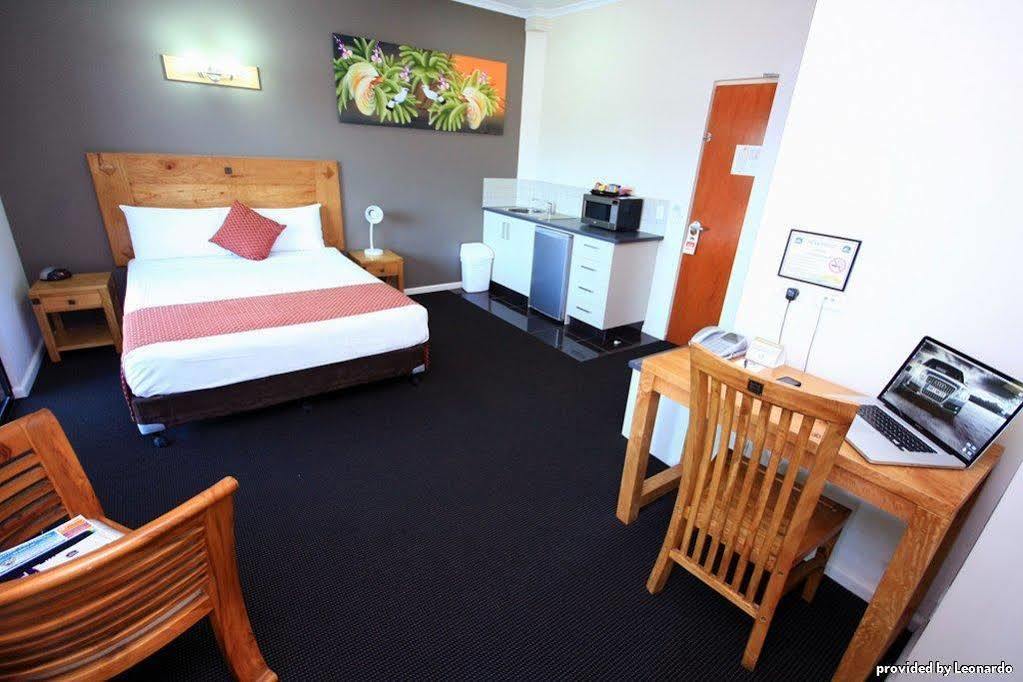 Quality Hotel Darwin Airport Eksteriør billede A studio apartment in Australia